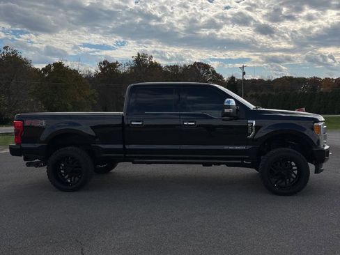 Used 2019 Ford F350 Limited image 6