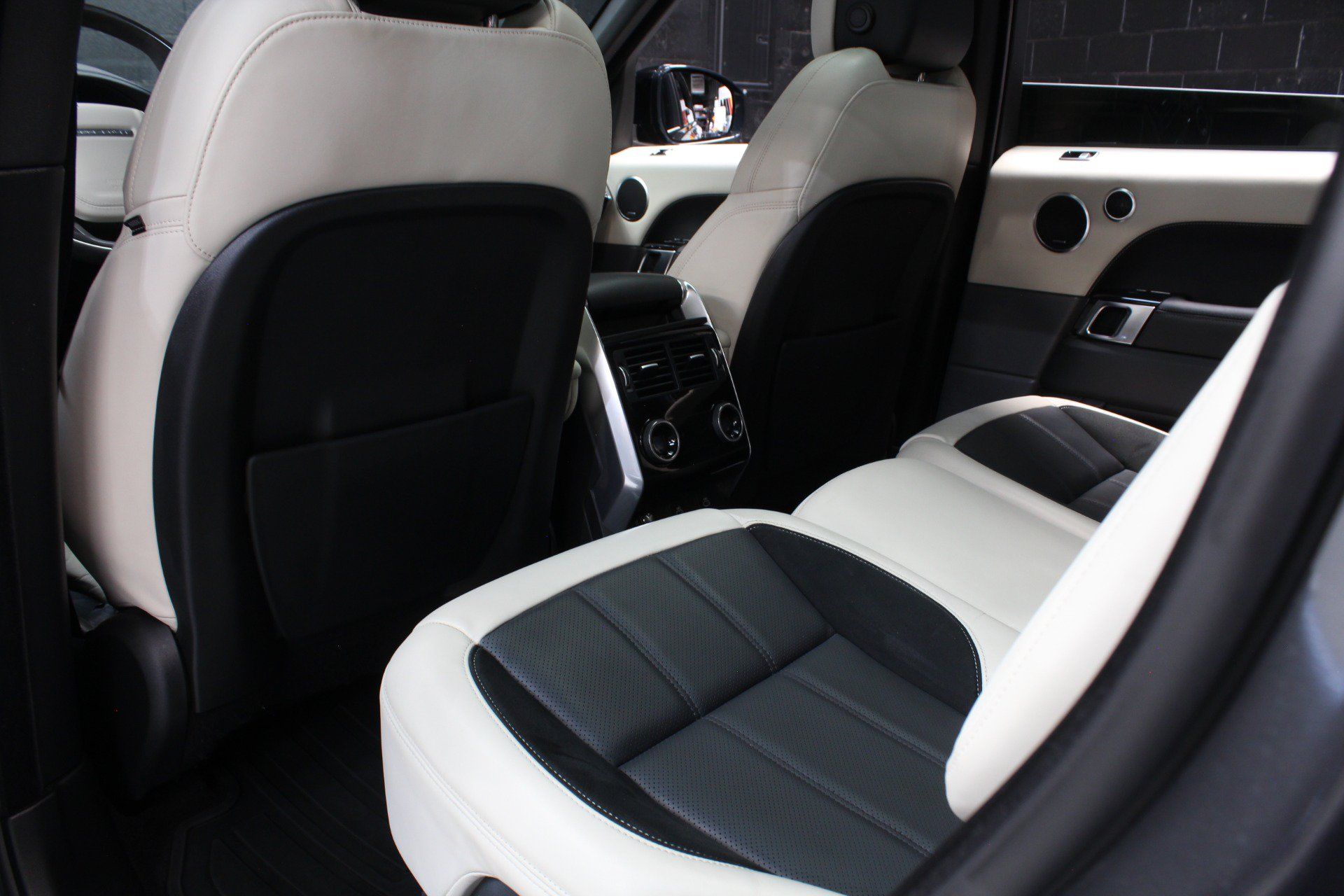 Used 2022 Land Rover Range Rover Sport HST AWD/4WD image 37