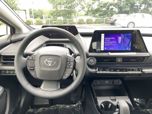 New 2026 Toyota Prius Plug-In Hybrid FWD image 18