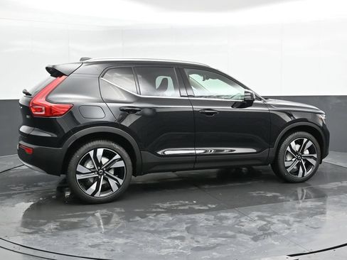 Used 2025 Volvo XC40 B5 Ultra w/ Climate Package AWD/4WD image 4