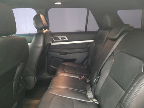 Used 2017 Ford Explorer XLT w/ Equipment Group 202A image 18