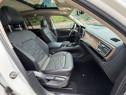 Certified 2024 Volkswagen Atlas SE w/ Panoramic Sunroof Package AWD/4WD image 22