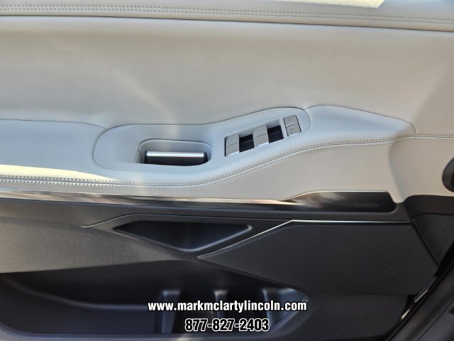 New 2026 Lincoln Navigator Premiere AWD/4WD image 24