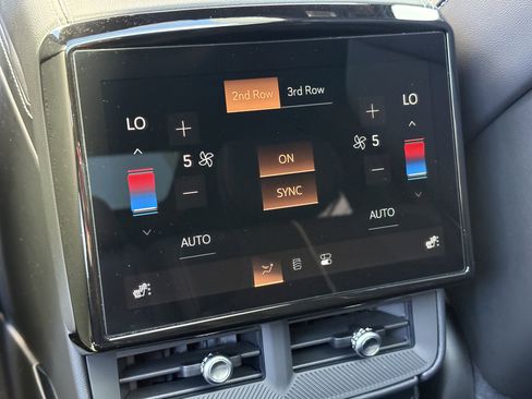Used 2026 Cadillac Vistiq Luxury AWD/4WD image 15