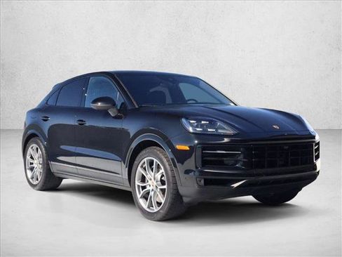 Used 2024 Porsche Cayenne Coupe AWD/4WD image 7