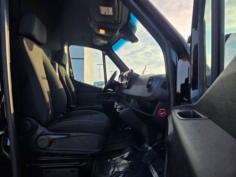 Used 2019 Mercedes-Benz Sprinter 170 image 99