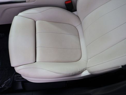 Used 2022 Mercedes-Benz GLA 250 w/ Premium Package Lite image 28