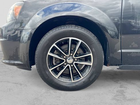 Used 2019 Dodge Grand Caravan GT FWD image 14