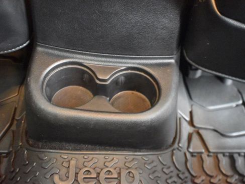 Used 2015 Jeep Wrangler Unlimited Sahara w/ Connectivity Group image 18