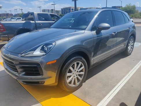 Used 2022 Porsche Cayenne AWD/4WD image 3