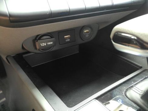 Used 2022 Hyundai Elantra SEL FWD image 42