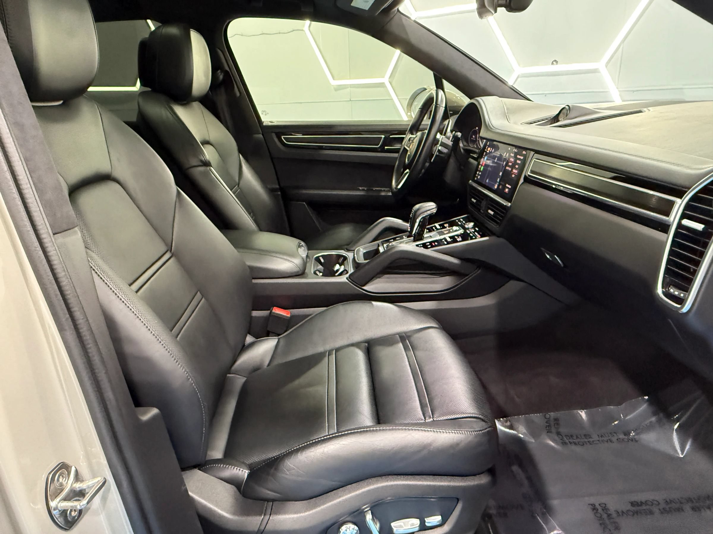 Used 2021 Porsche Cayenne GTS AWD/4WD image 25