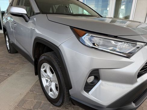 Used 2021 Toyota RAV4 XLE w/ Convenience Package AWD/4WD image 14