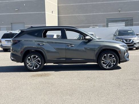 Used 2025 Hyundai Tucson Limited AWD/4WD image 27