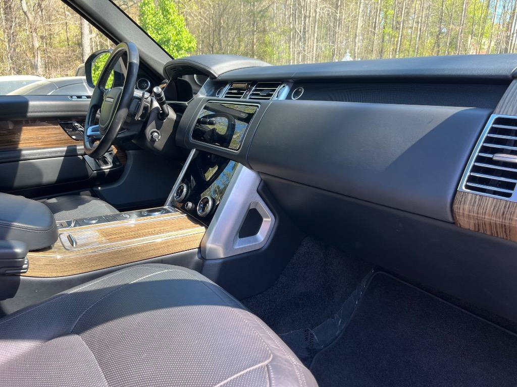Used 2018 Land Rover Range Rover Supercharged AWD/4WD image 38