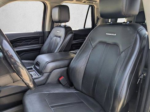 Used 2019 Ford Expedition Platinum RWD image 17