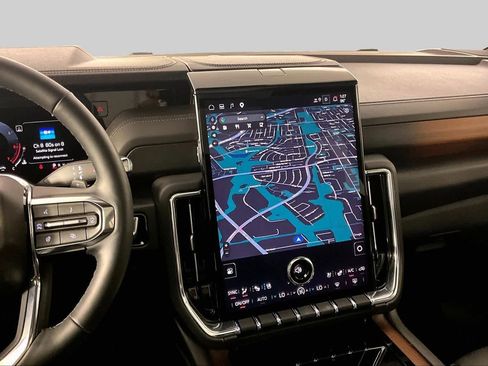 Used 2025 GMC Yukon XL Denali w/ Sun & Power Step Package AWD/4WD image 7