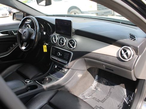 Used 2019 Mercedes-Benz GLA 250 4MATIC image 12