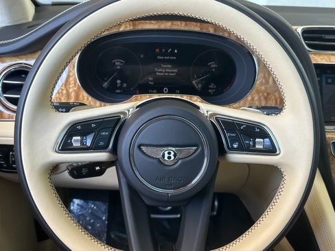Certified 2023 Bentley Bentayga AWD/4WD image 27
