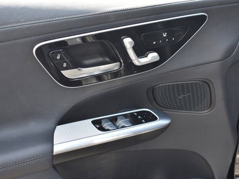 Used 2023 Mercedes-Benz GLC 300 4MATIC image 27