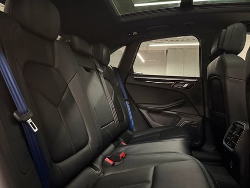 Certified 2026 Porsche Macan AWD/4WD image 29