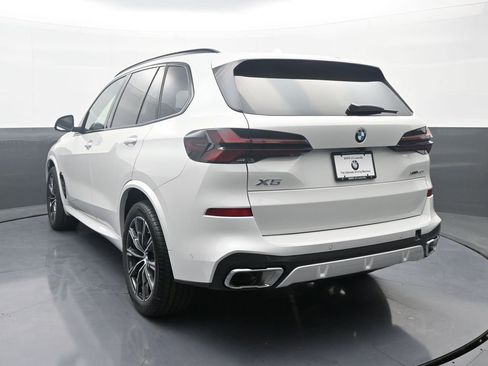 New 2026 BMW X5 xDrive40i w/ M Sport Package AWD/4WD image 6