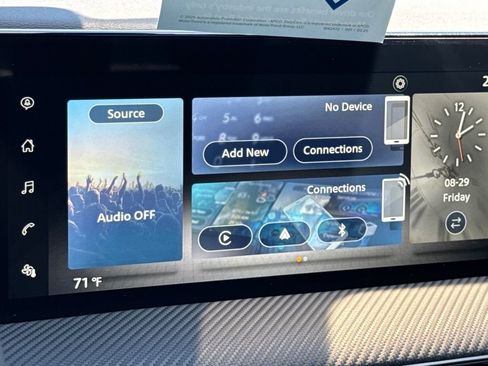 New 2025 Nissan Kicks SR w/ Interior Electronics Package FWD image 21