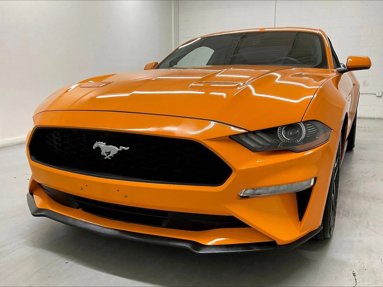 Used 2018 Ford Mustang Coupe RWD image 45