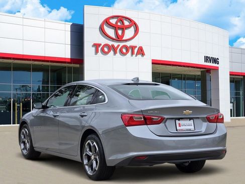 Used 2024 Chevrolet Malibu LT FWD image 3