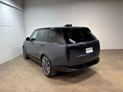 Used 2025 Land Rover Range Rover SE image 9