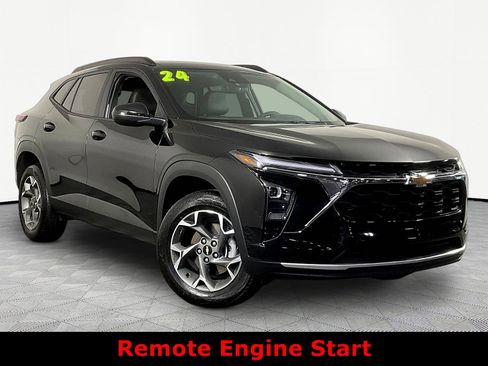 Used 2024 Chevrolet Trax LT w/ Driver Confidence Package FWD image 3