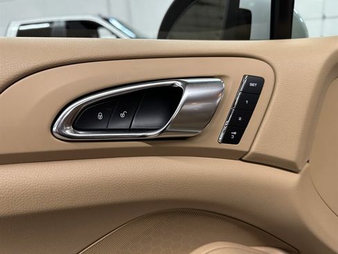 Used 2014 Porsche Cayenne AWD/4WD image 25
