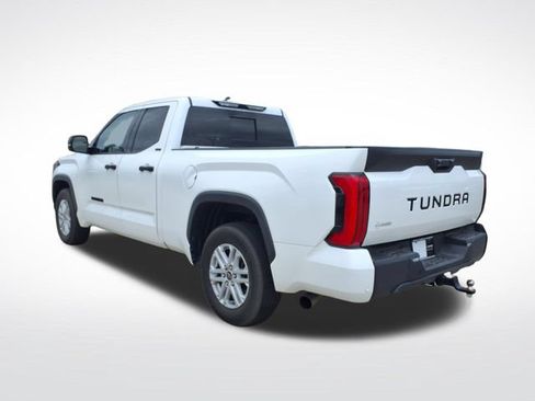 Used 2022 Toyota Tundra SR5 w/ SR5 Convenience Package RWD image 16