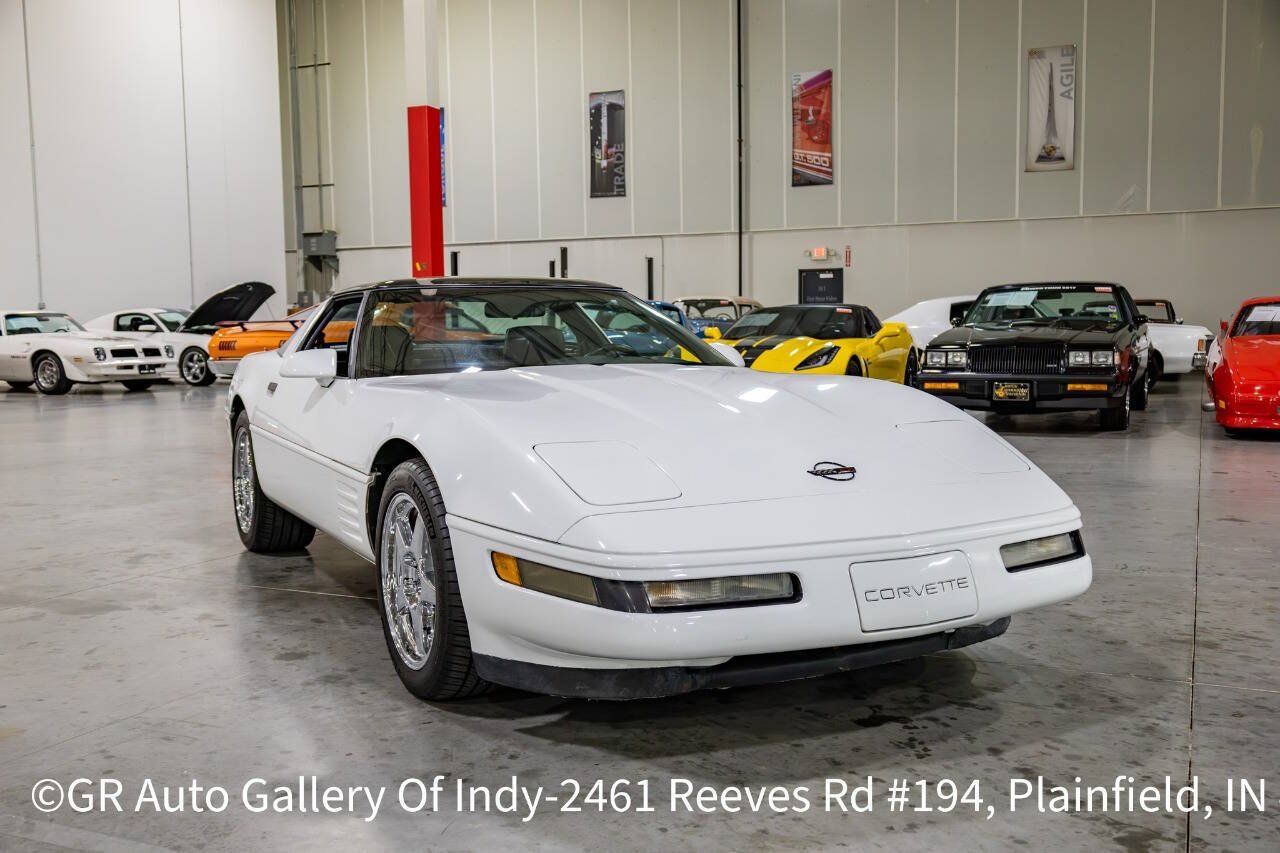 Used 1992 Chevrolet Corvette Coupe RWD image 9