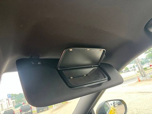 Certified 2024 Chevrolet Trax RS w/ Sunroof Package FWD image 33