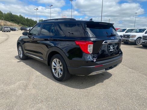 Used 2024 Ford Explorer XLT w/ Equipment Group 202A AWD/4WD image 4