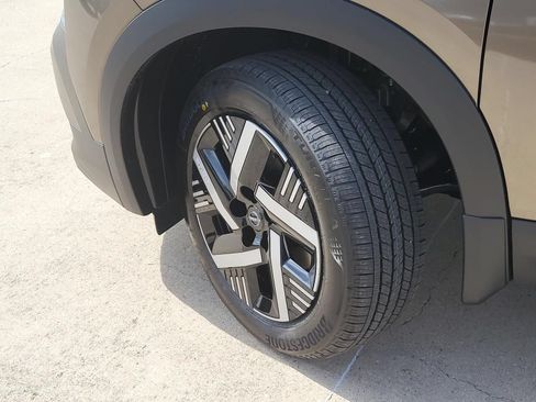 New 2026 Nissan Kicks SV w/ Cold Weather Package FWD image 9