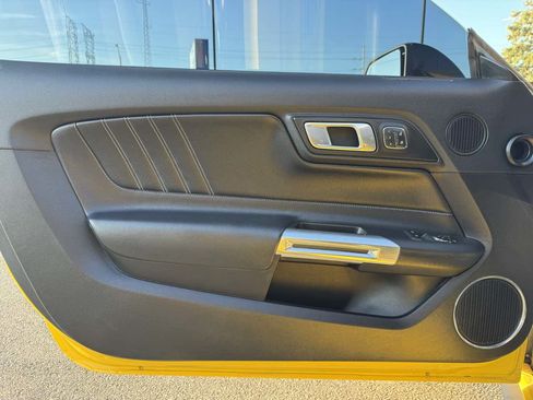 Used 2018 Ford Mustang GT Premium w/ GT Performance Package RWD image 23