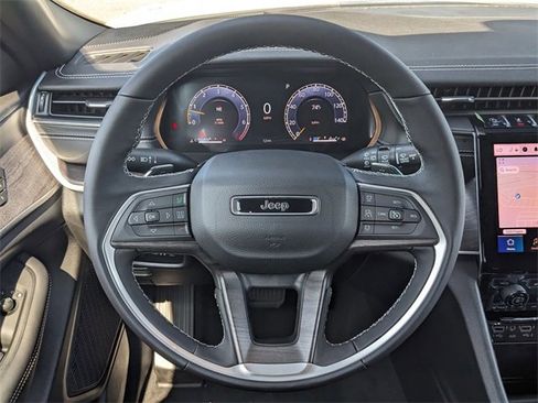 New 2024 Jeep Grand Cherokee L Limited image 18