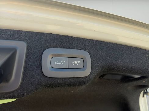 Used 2020 Volvo S90 T8 Inscription AWD/4WD image 16