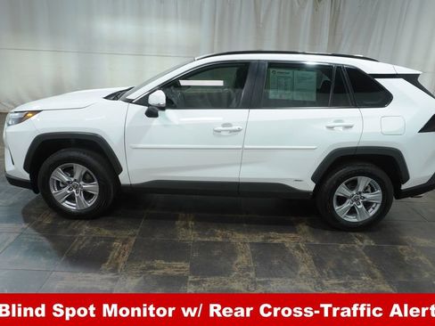 Used 2022 Toyota RAV4 XLE w/ Convenience Package AWD/4WD image 8