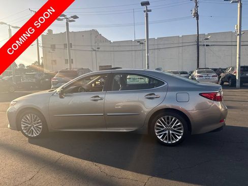 Used 2015 Lexus ES 350 w/ Luxury Package FWD image 7