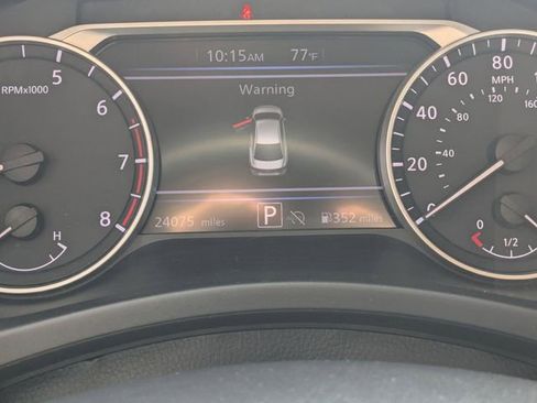 Used 2025 Nissan Sentra SV image 19