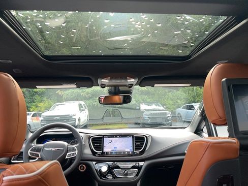 New 2026 Chrysler Pacifica Pinnacle w/ Trailer Tow Group image 26