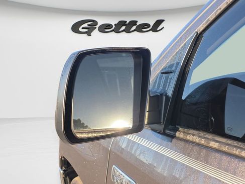 Used 2020 Toyota Tundra SR5 w/ SR5 Upgrade Package image 18