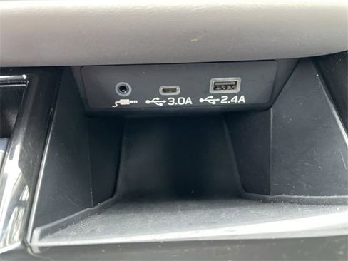 Used 2023 Subaru Outback Limited image 25