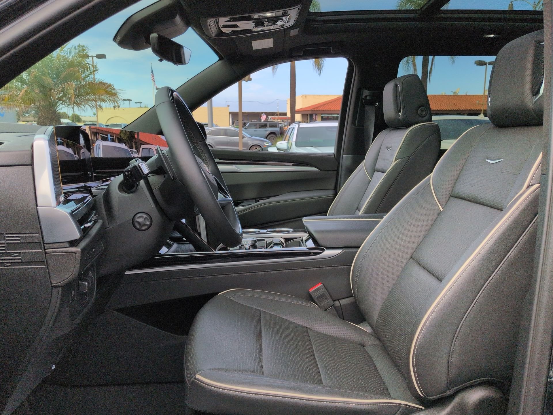 Certified 2025 Cadillac Escalade ESV Sport w/ LPO, Floor Liner Package AWD/4WD image 82