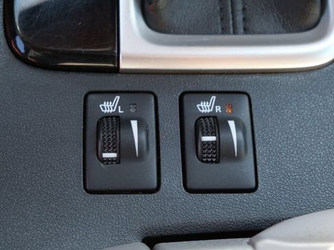 Used 2018 Toyota Highlander XLE AWD/4WD image 27