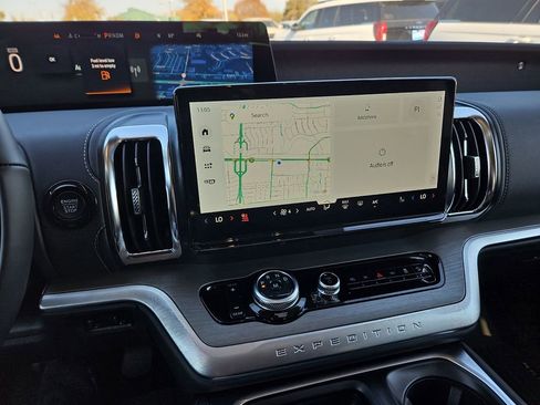 New 2025 Ford Expedition Max Platinum image 25