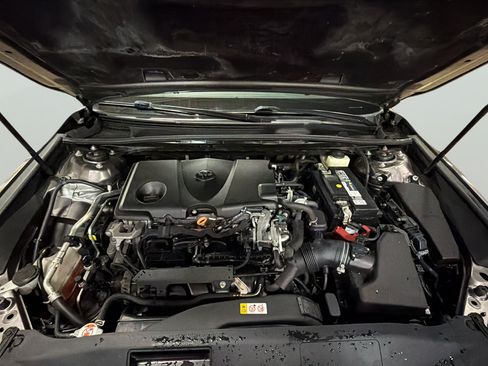 Used 2018 Toyota Camry SE FWD image 26
